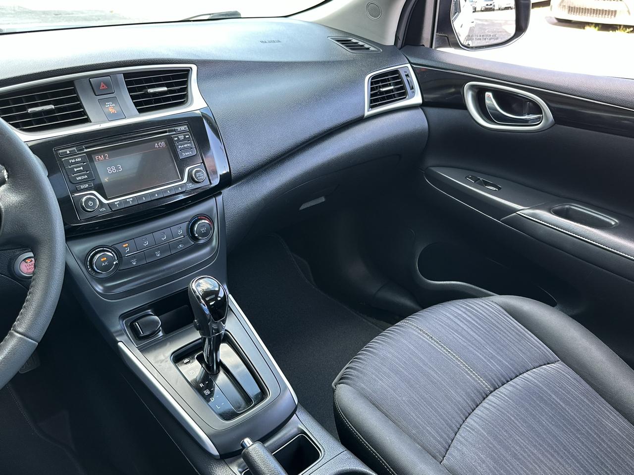 Nissan Sentra SV CVT 2017