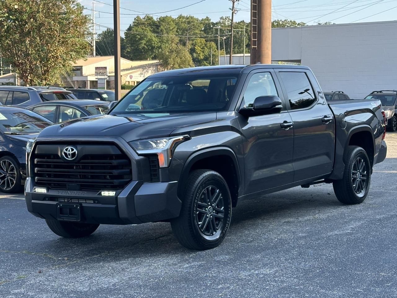Toyota Tundra 4WD SR5 CrewMax 5.5' Bed (Natl) 2024