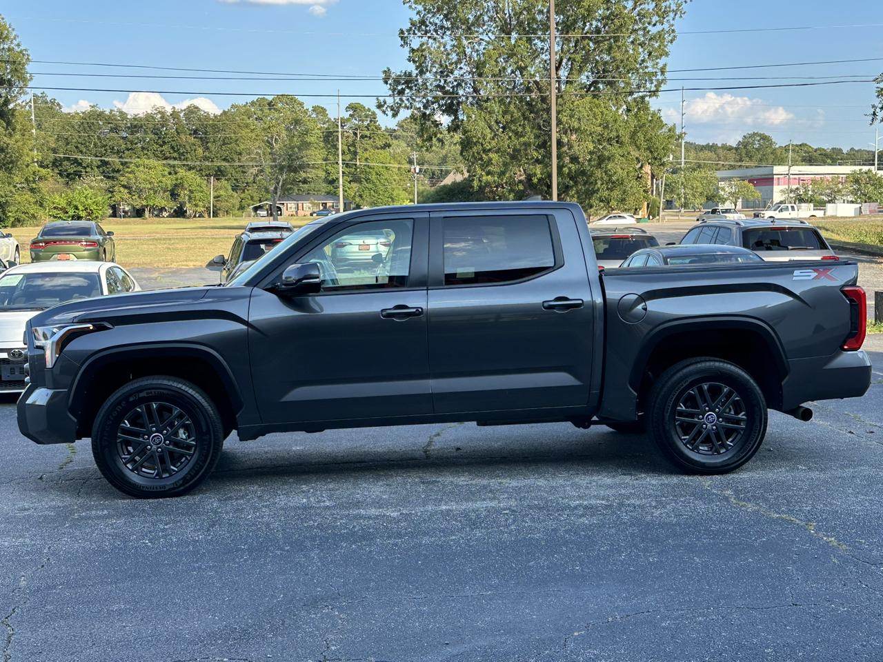 Toyota Tundra 4WD SR5 CrewMax 5.5' Bed (Natl) 2024
