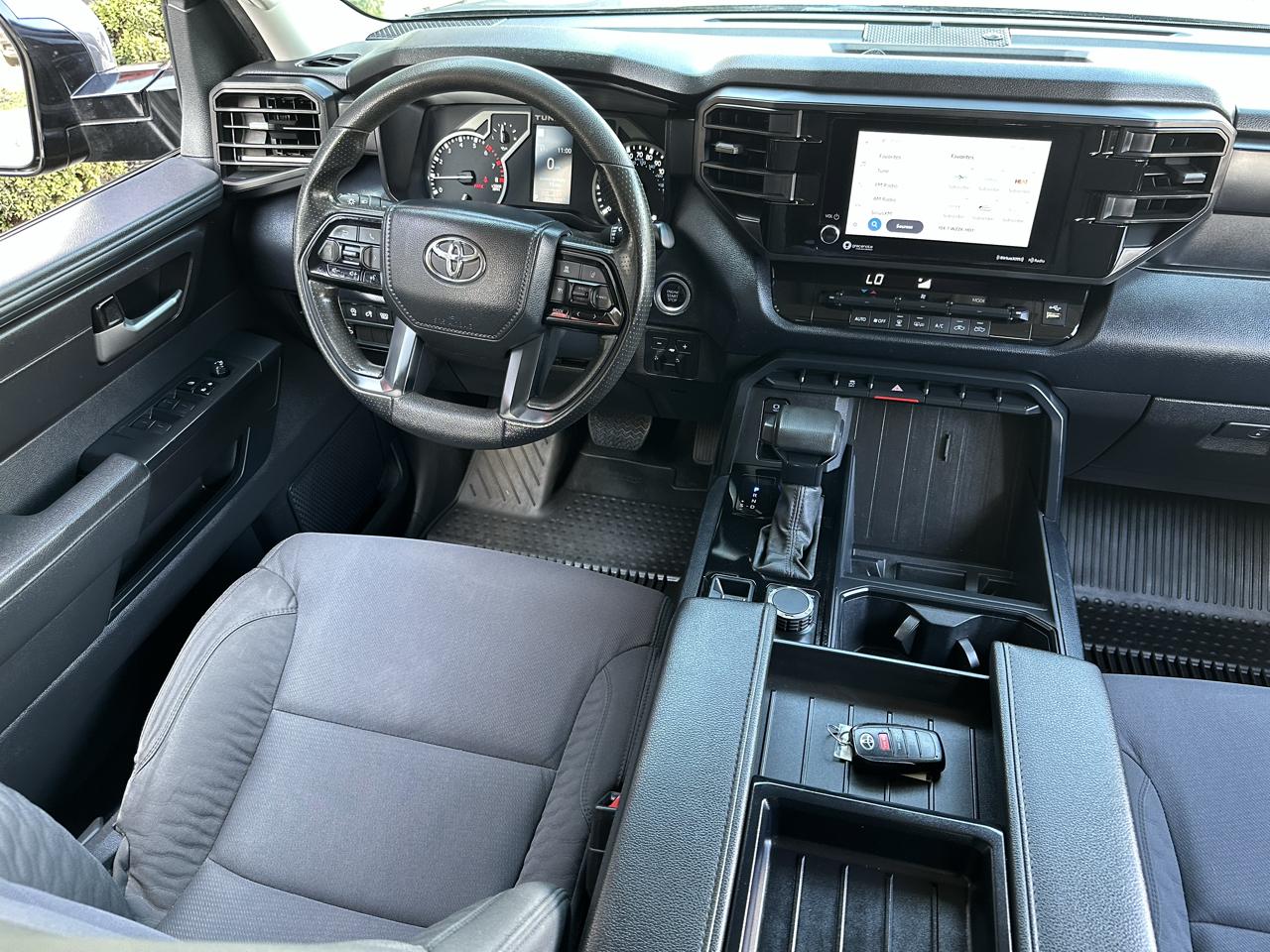 Toyota Tundra 4WD SR5 CrewMax 5.5' Bed (Natl) 2024