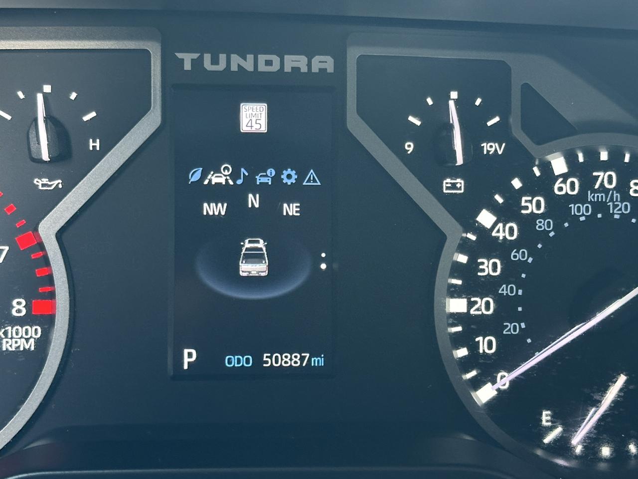 Toyota Tundra 4WD SR5 CrewMax 5.5' Bed (Natl) 2024