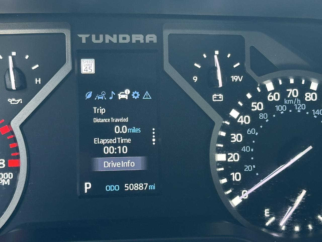 Toyota Tundra 4WD SR5 CrewMax 5.5' Bed (Natl) 2024