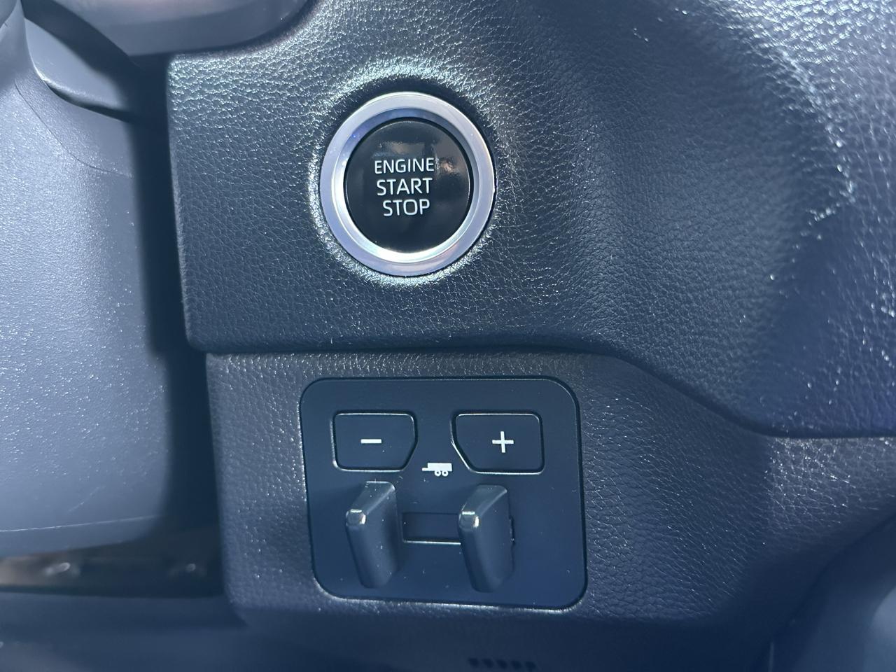 Toyota Tundra 4WD SR5 CrewMax 5.5' Bed (Natl) 2024