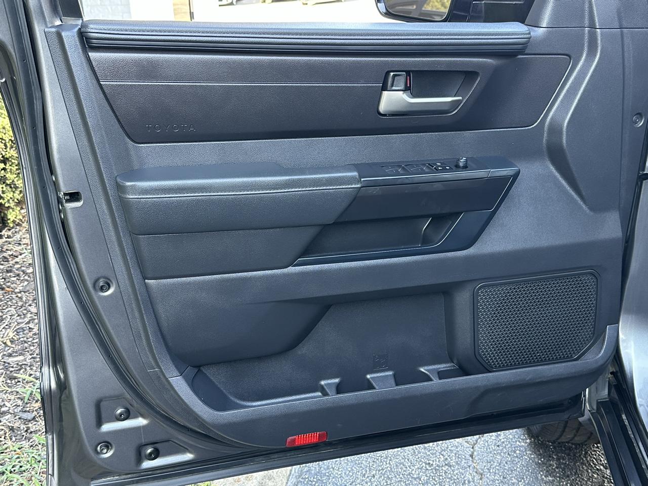 Toyota Tundra 4WD SR5 CrewMax 5.5' Bed (Natl) 2024