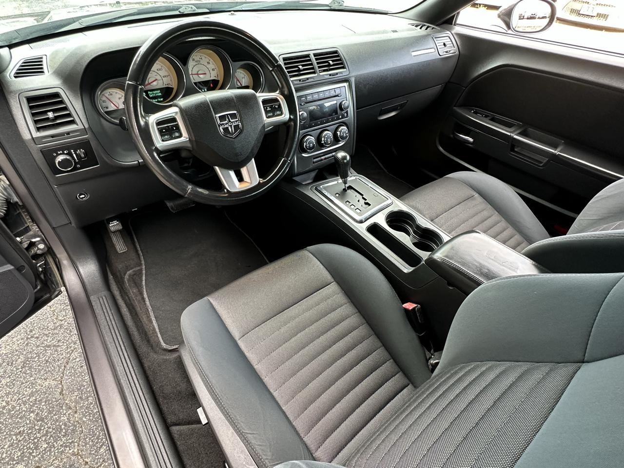 Dodge Challenger 2dr Cpe SXT 2013