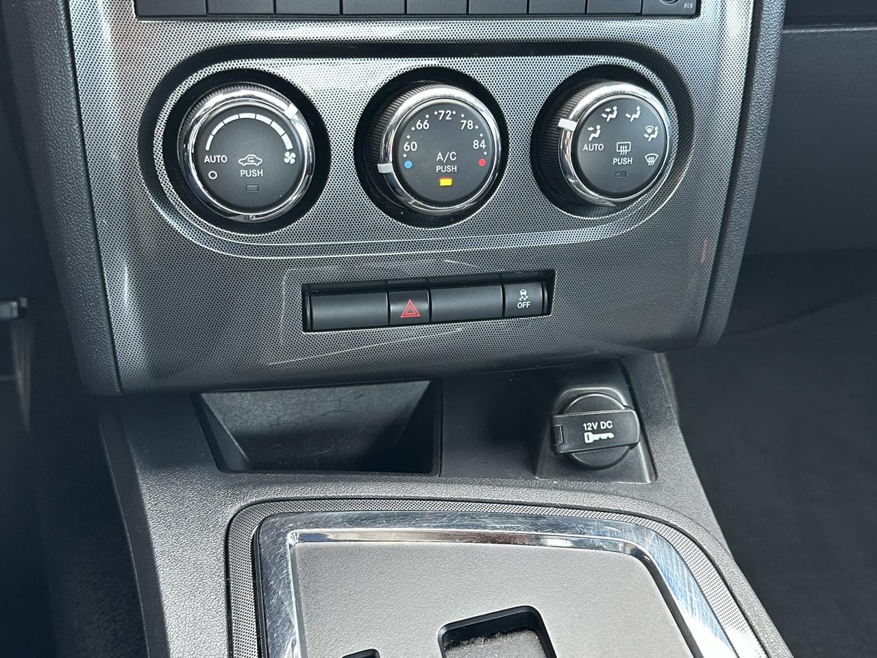 Dodge Challenger 2dr Cpe SXT 2013