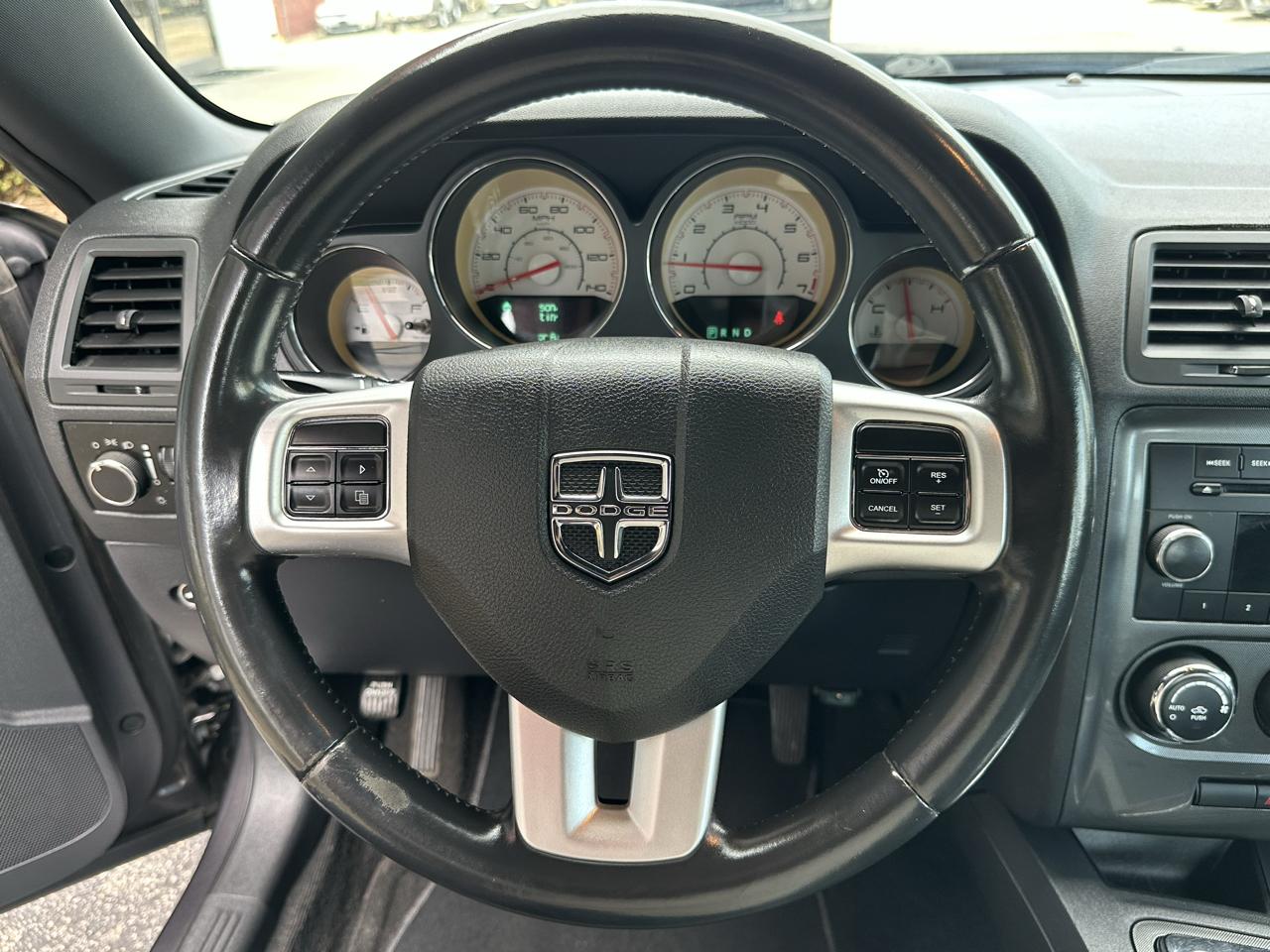 Dodge Challenger 2dr Cpe SXT 2013