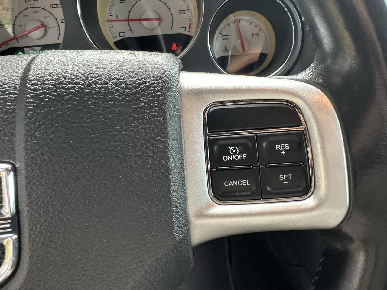 Dodge Challenger 2dr Cpe SXT 2013