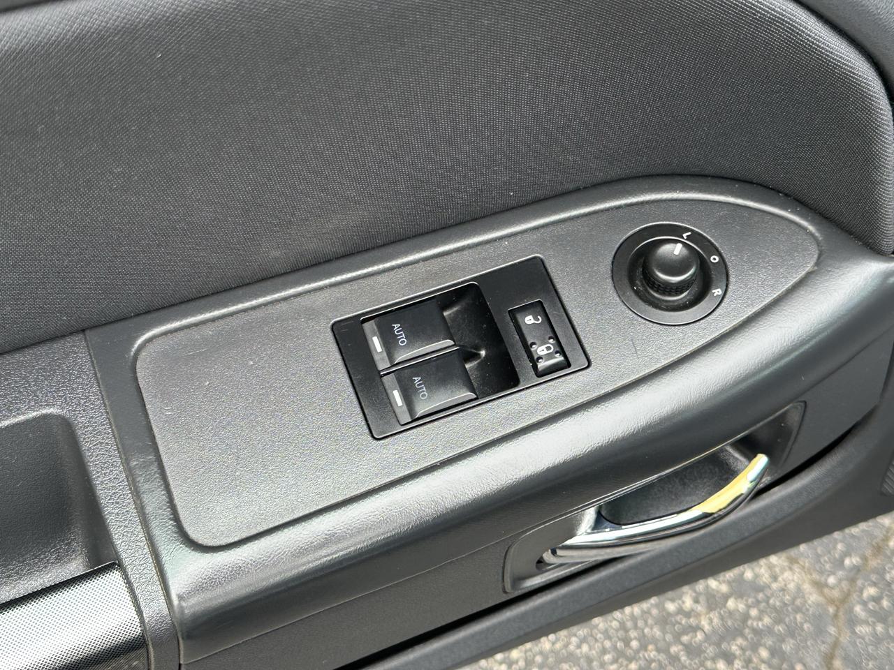 Dodge Challenger 2dr Cpe SXT 2013