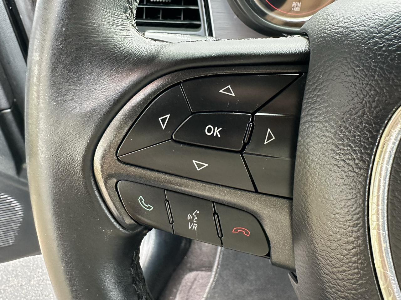 Dodge Challenger SXT Coupe 2017