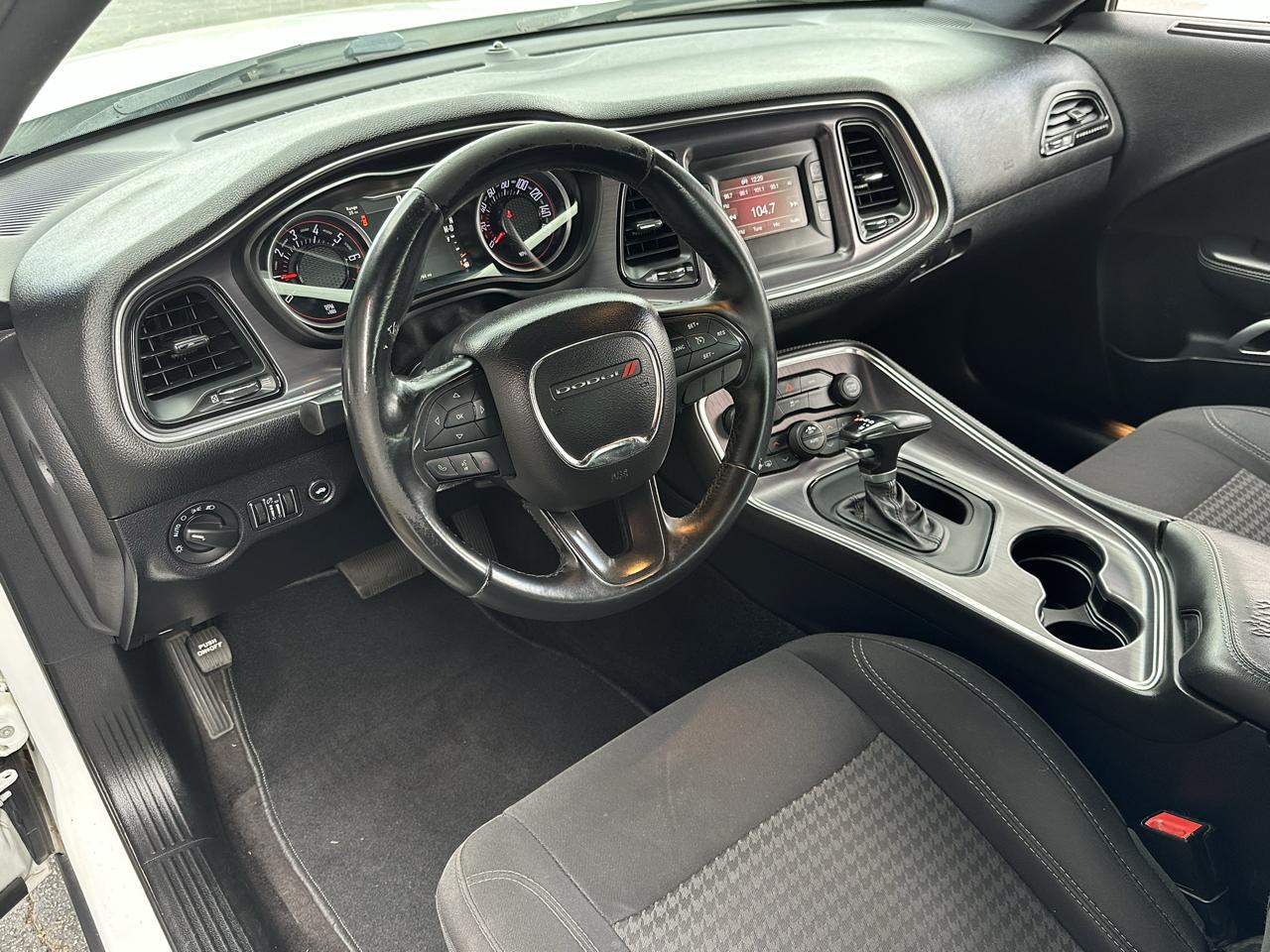 Dodge Challenger 2dr Cpe SXT 2016