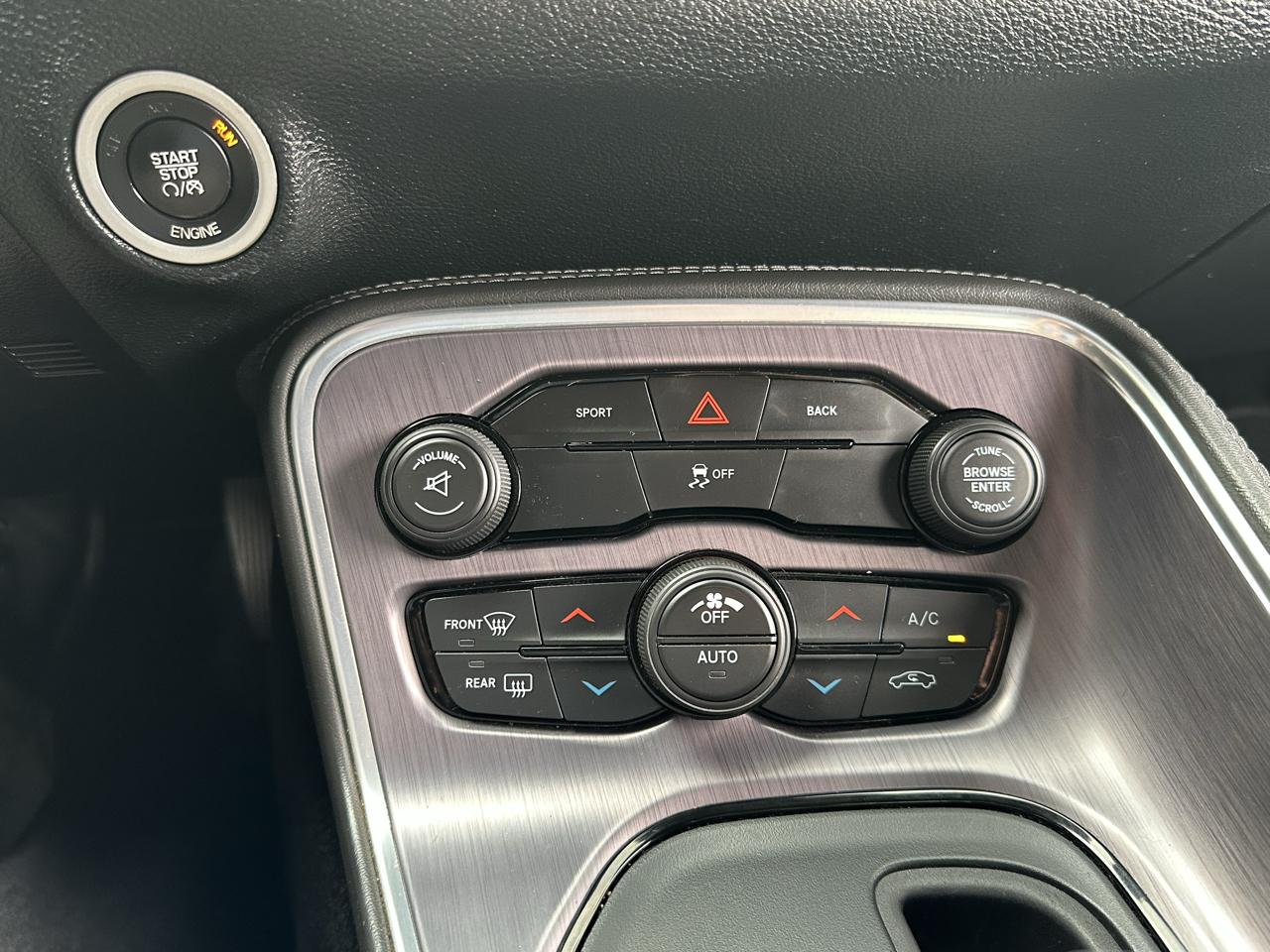 Dodge Challenger 2dr Cpe SXT 2016