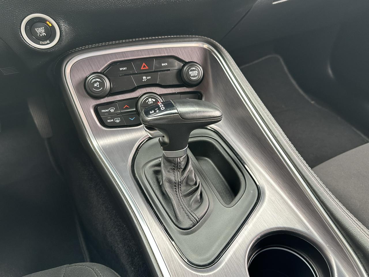 Dodge Challenger 2dr Cpe SXT 2016