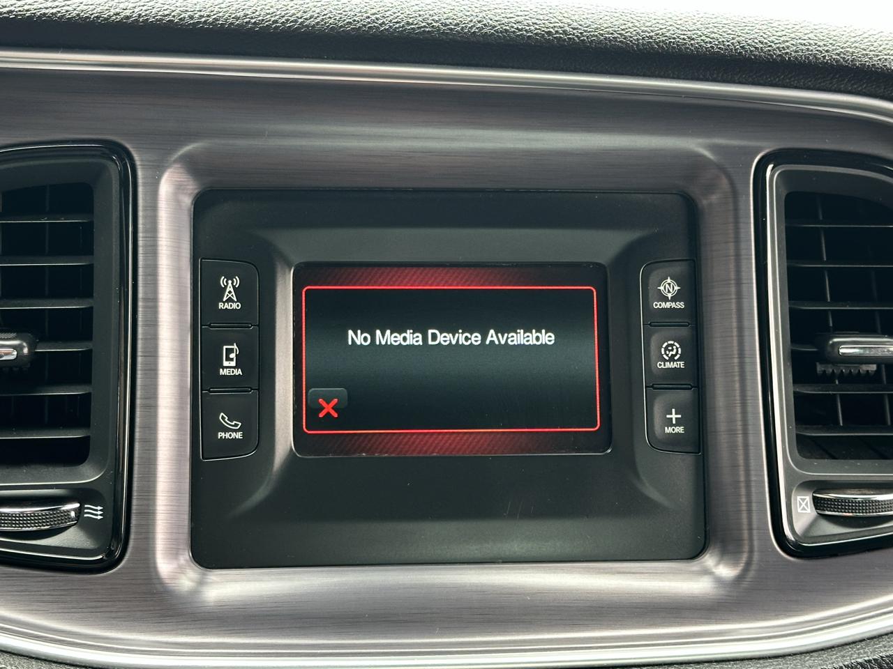 Dodge Challenger 2dr Cpe SXT 2016