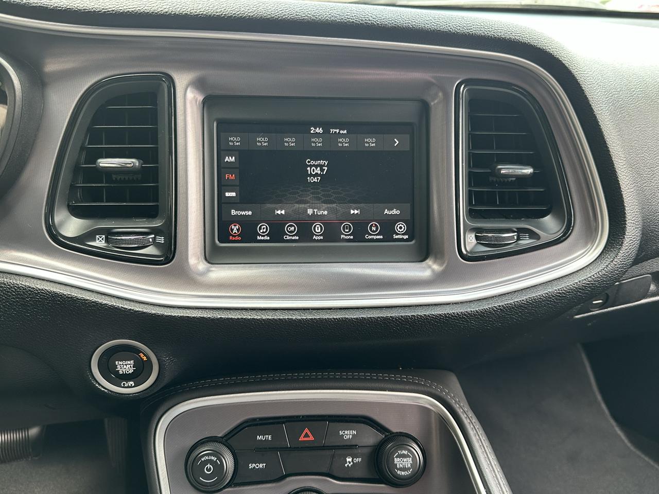 Dodge Challenger SXT Coupe 2019