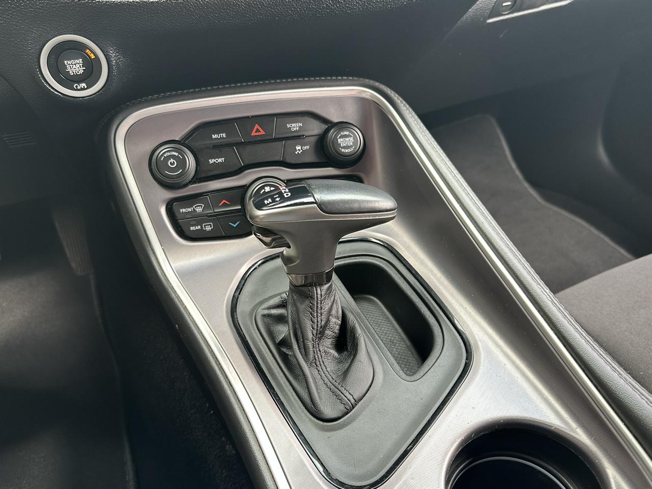 Dodge Challenger SXT Coupe 2019