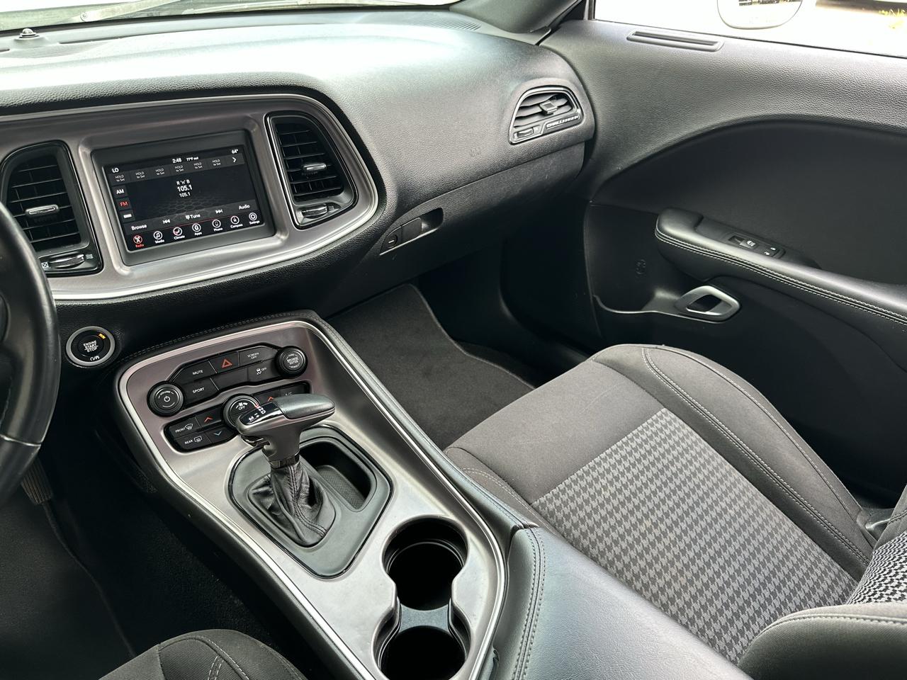 Dodge Challenger SXT Coupe 2019