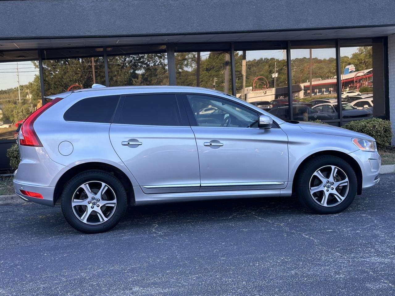 Volvo XC60 2015.5 AWD 4dr T6 2015