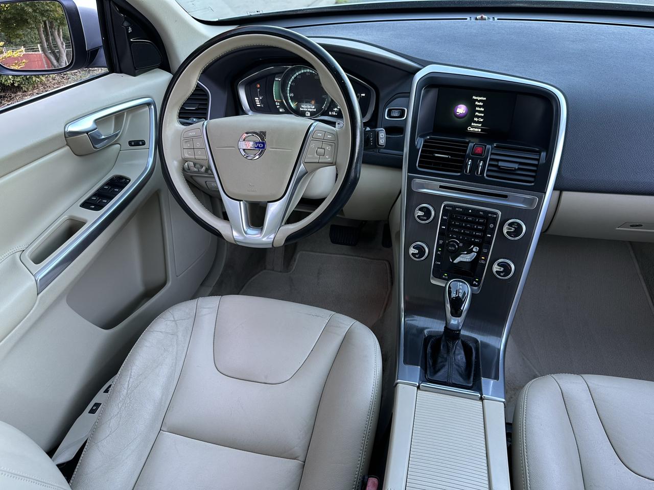 Volvo XC60 2015.5 AWD 4dr T6 2015