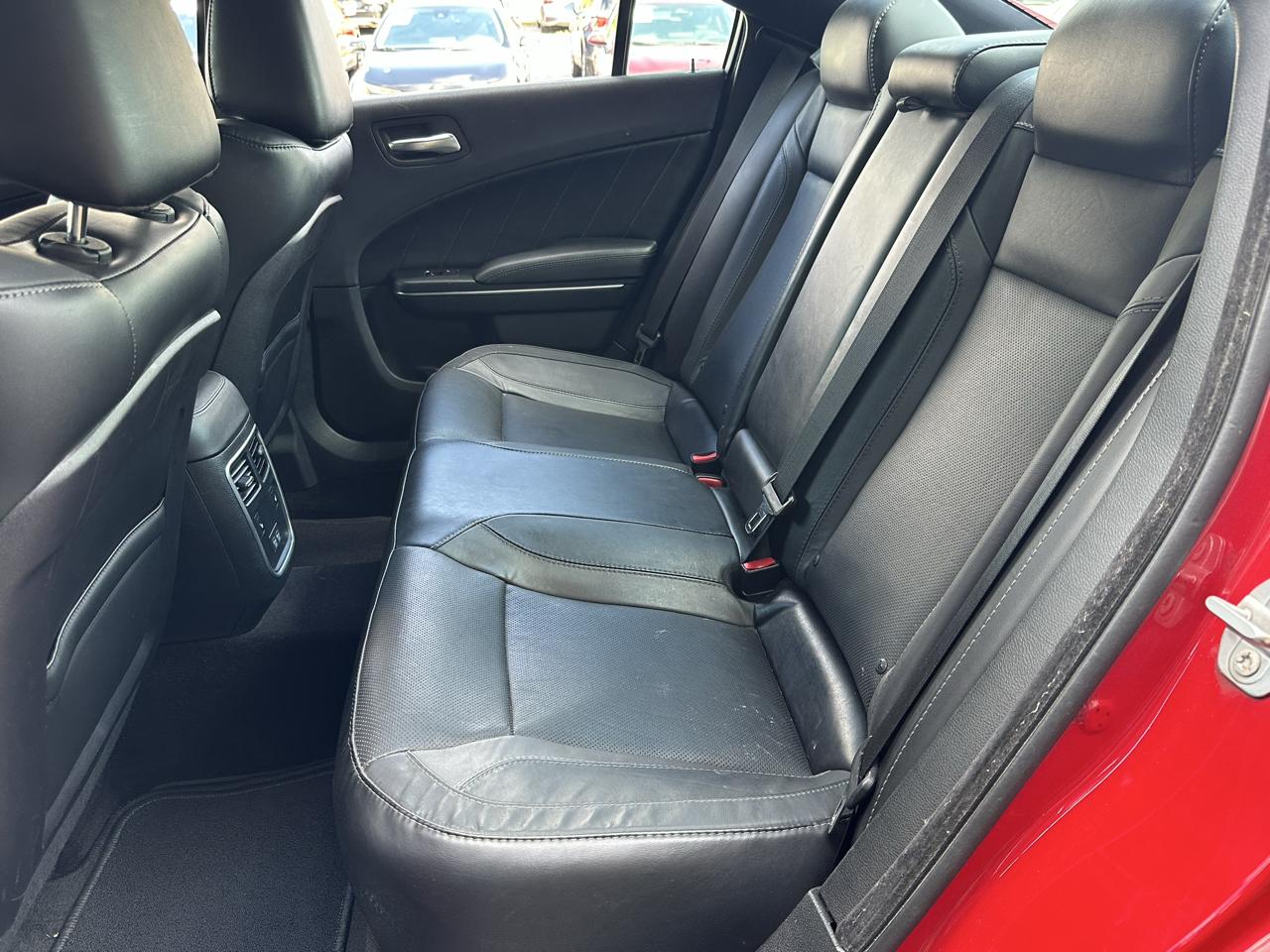 Dodge Charger 4dr Sdn SXT RWD 2016