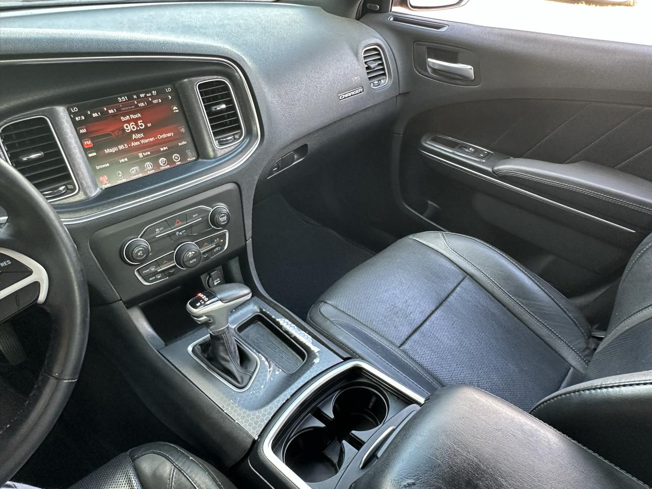 Dodge Charger 4dr Sdn SXT RWD 2016