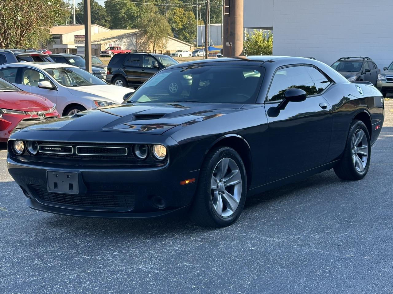 Dodge Challenger SXT RWD 2018
