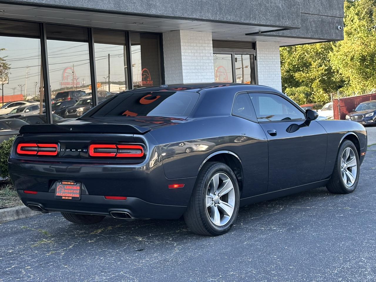 Dodge Challenger SXT RWD 2018