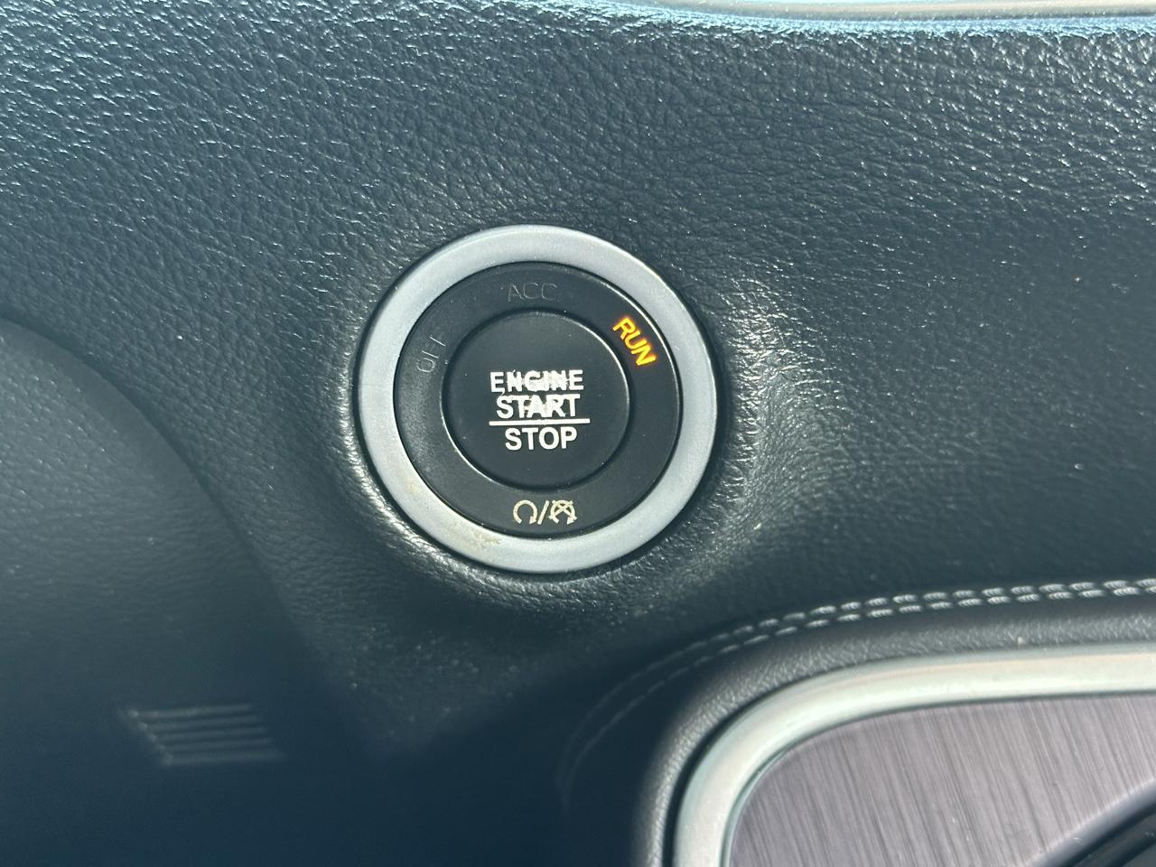 Dodge Challenger SXT RWD 2018