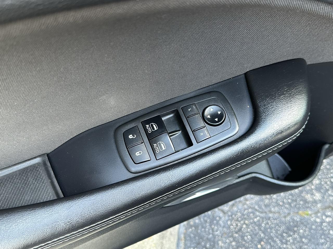 Dodge Challenger SXT RWD 2018