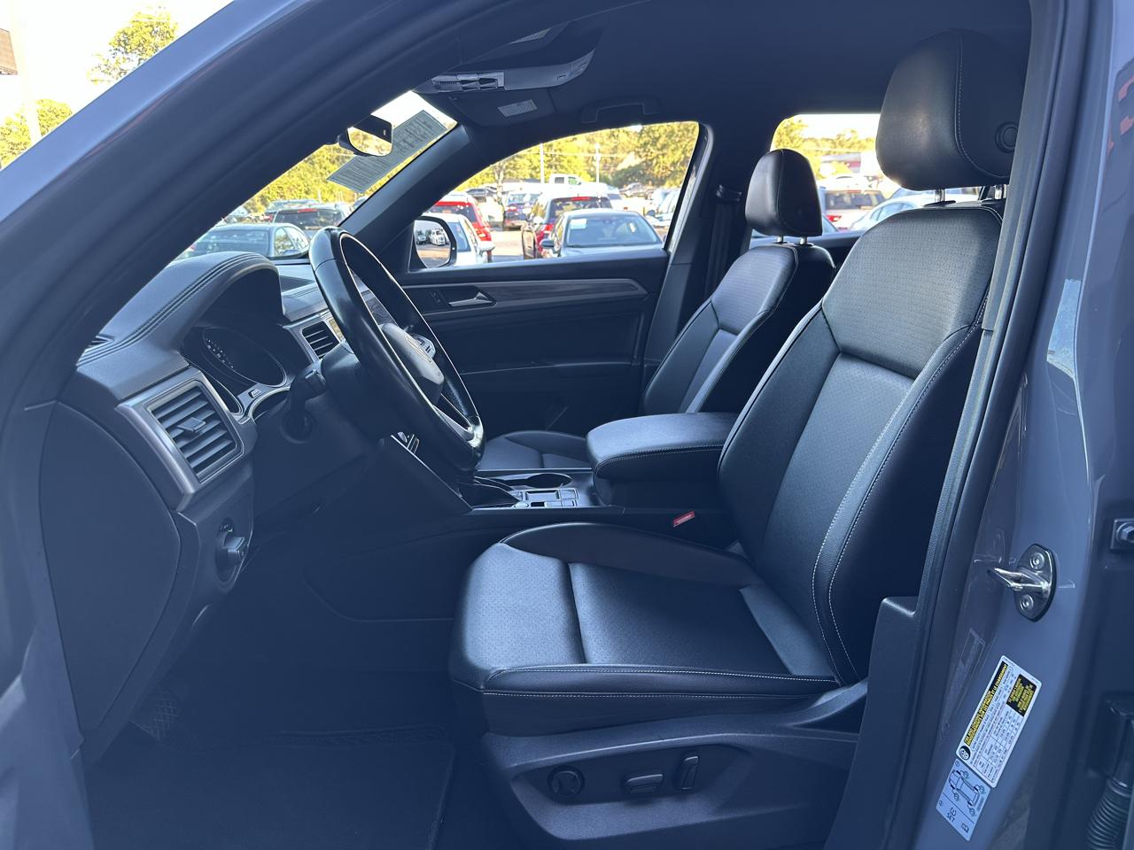 Volkswagen Atlas Cross Sport 3.6L V6 SE w/Technology FWD 2020