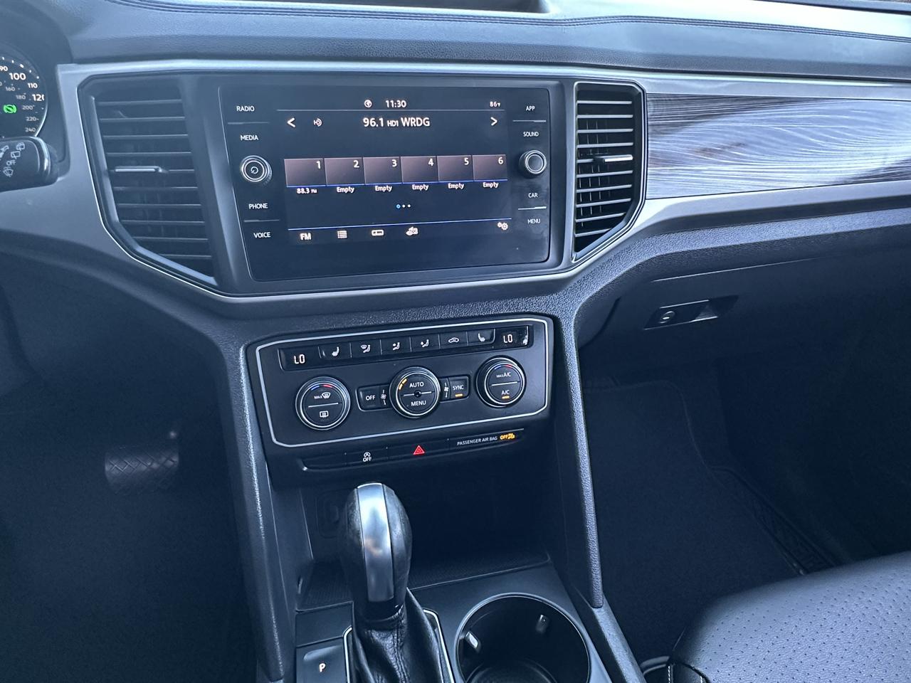Volkswagen Atlas Cross Sport 3.6L V6 SE w/Technology FWD 2020
