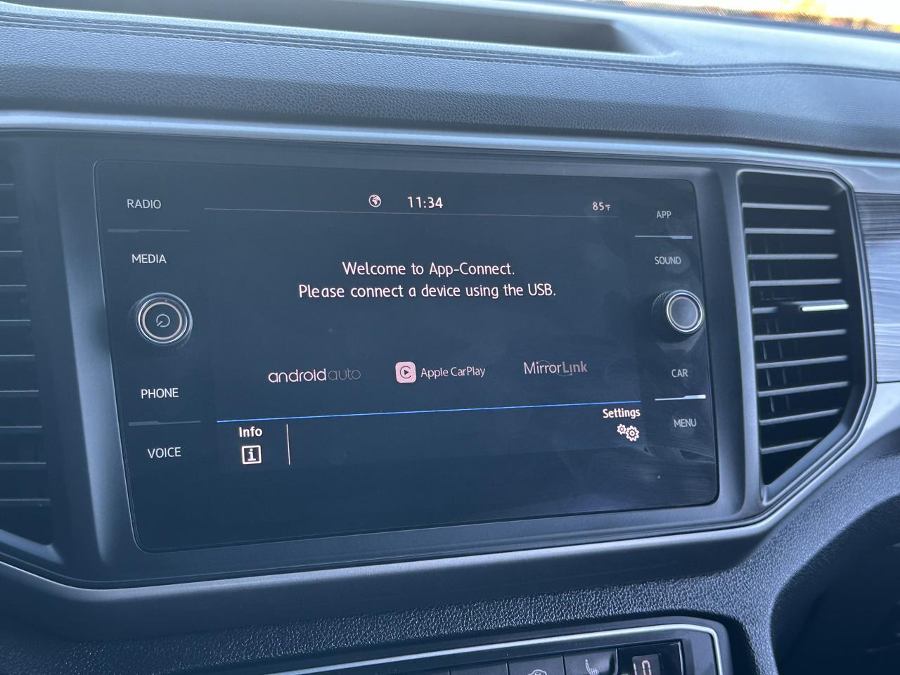 Volkswagen Atlas Cross Sport 3.6L V6 SE w/Technology FWD 2020