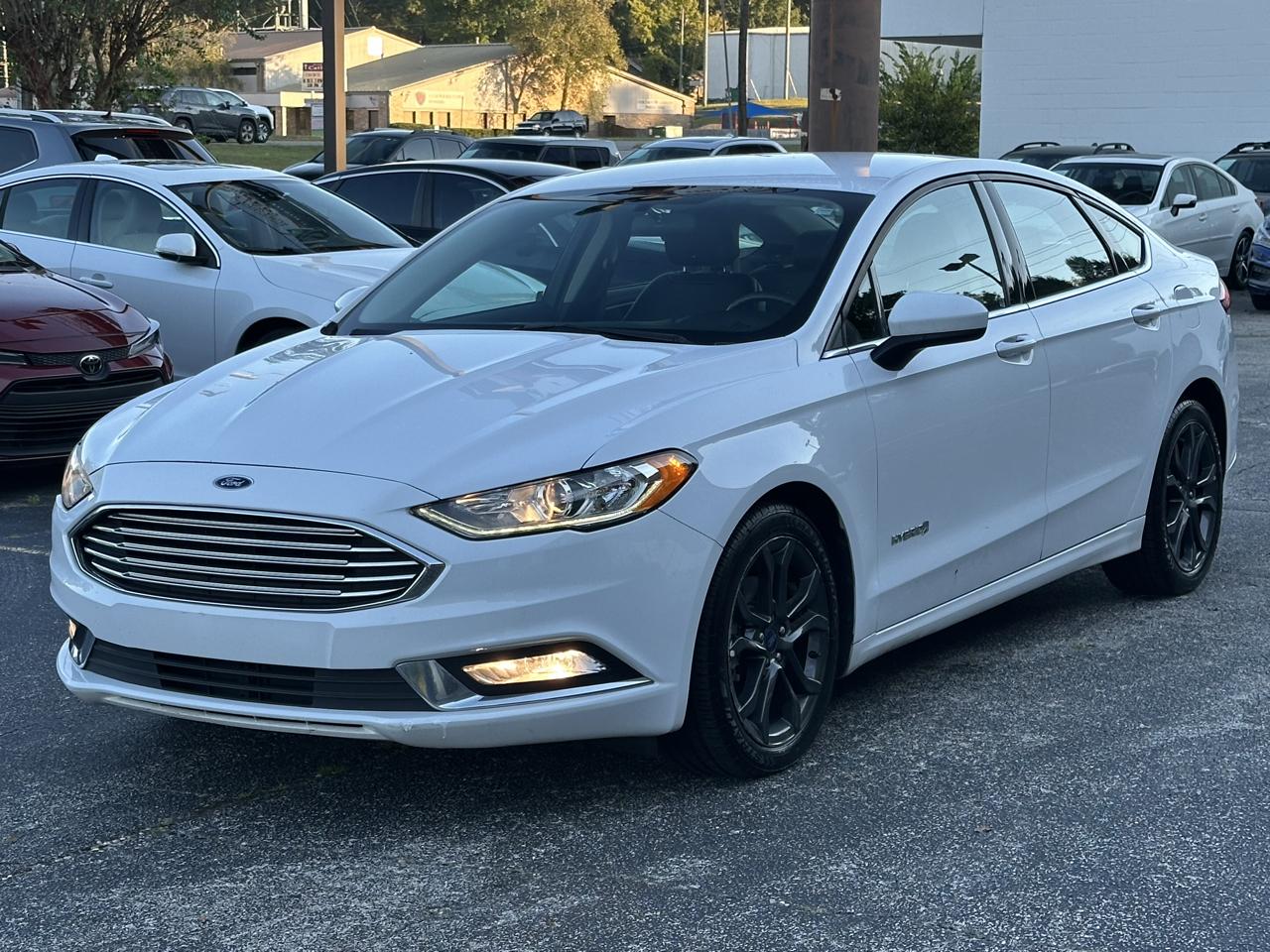 Ford Fusion Hybrid SE FWD 2018