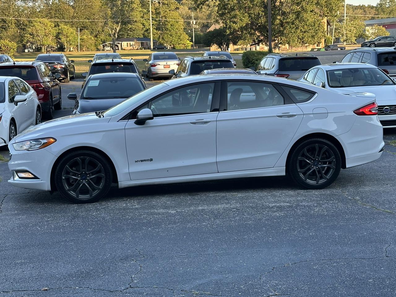 Ford Fusion Hybrid SE FWD 2018