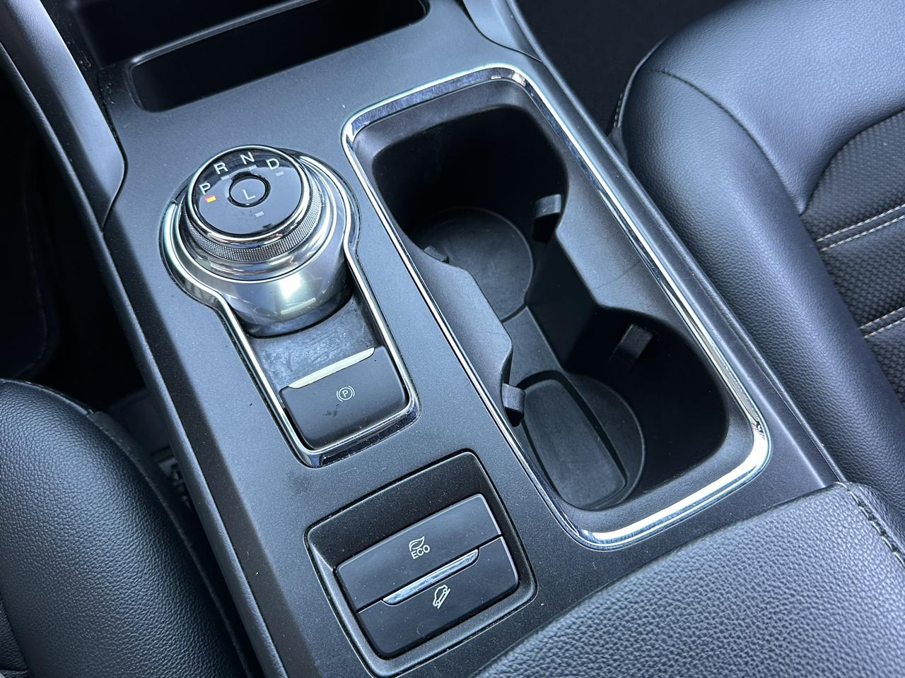 Ford Fusion Hybrid SE FWD 2018