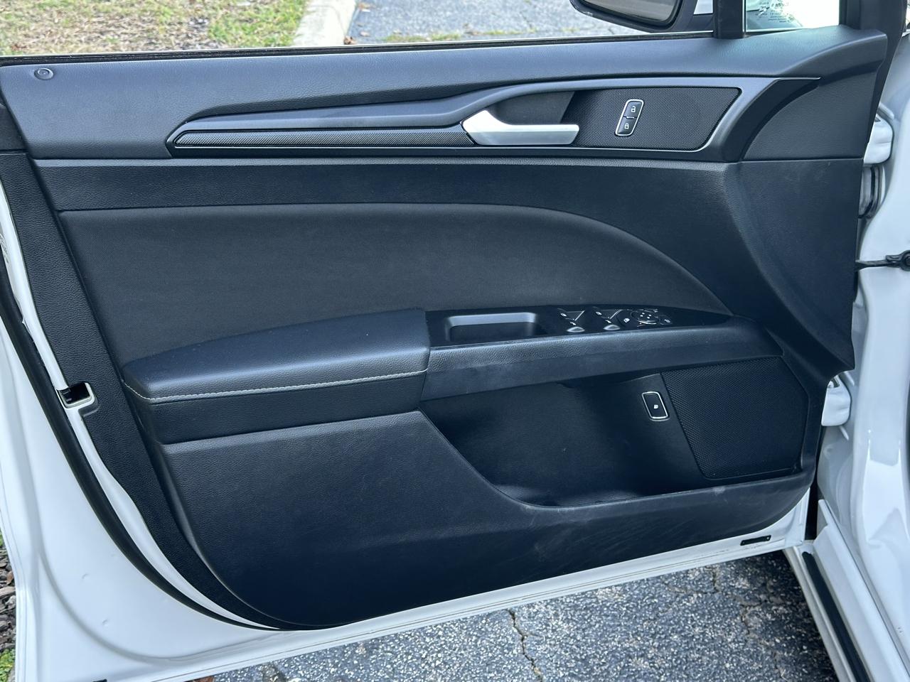 Ford Fusion Hybrid SE FWD 2018