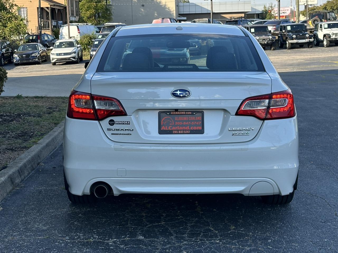 Subaru Legacy 4dr Sdn 2.5i Limited PZEV 2015