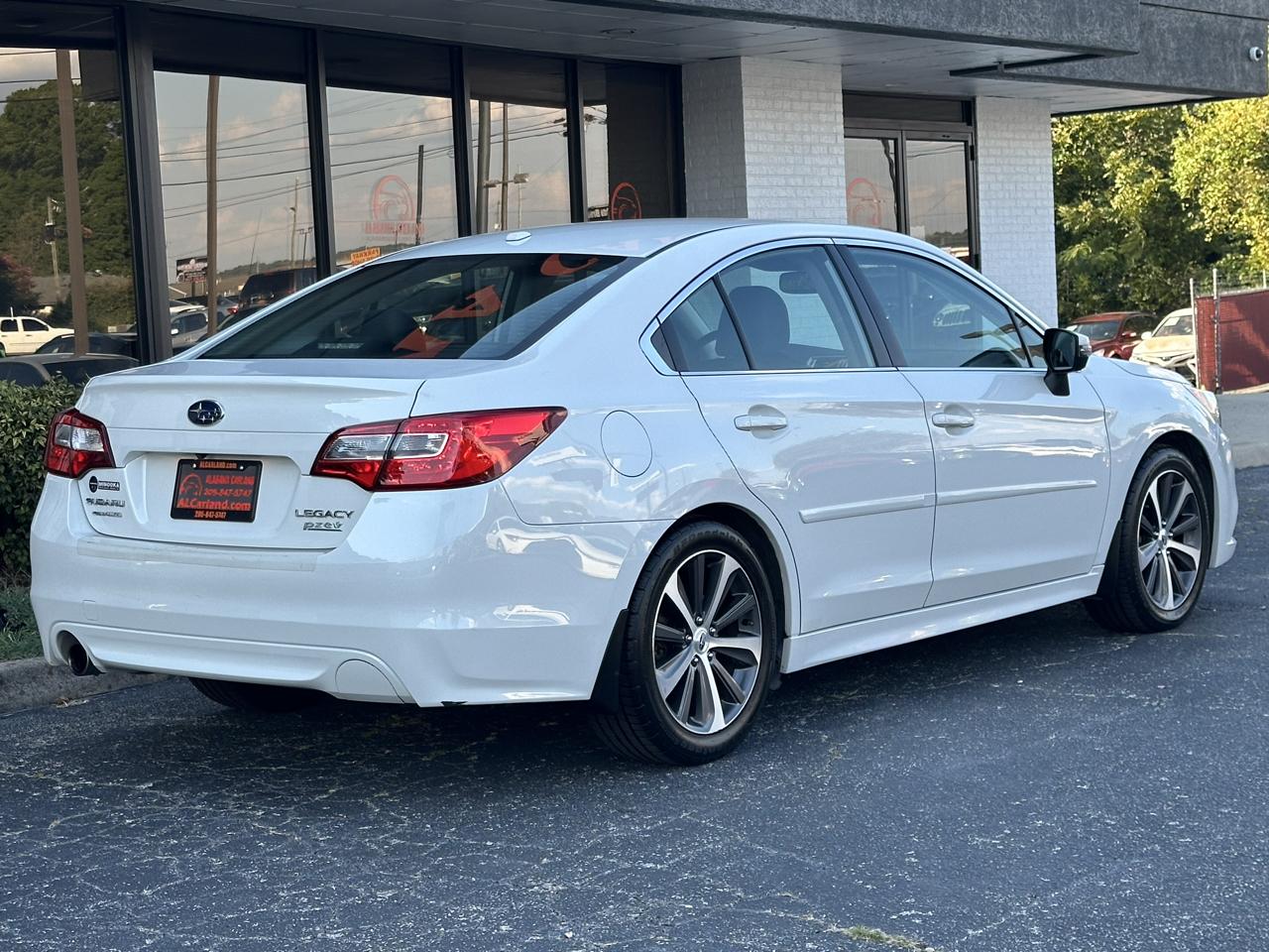 Subaru Legacy 4dr Sdn 2.5i Limited PZEV 2015