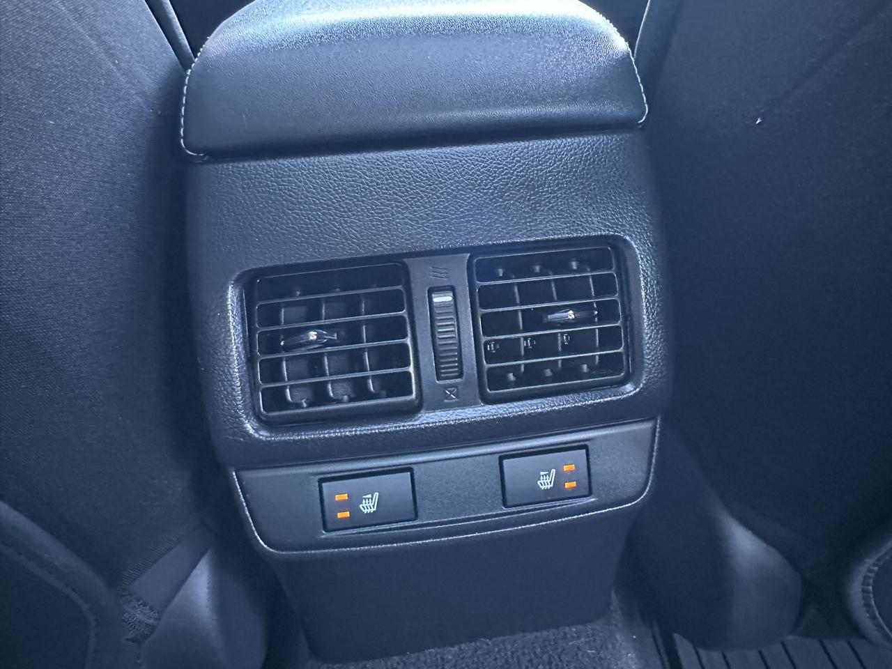 Subaru Legacy 4dr Sdn 2.5i Limited PZEV 2015