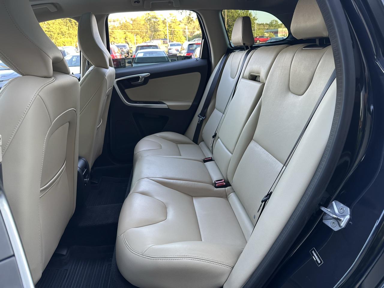 Volvo XC60 AWD 4dr T6 Drive-E Platinum 2016