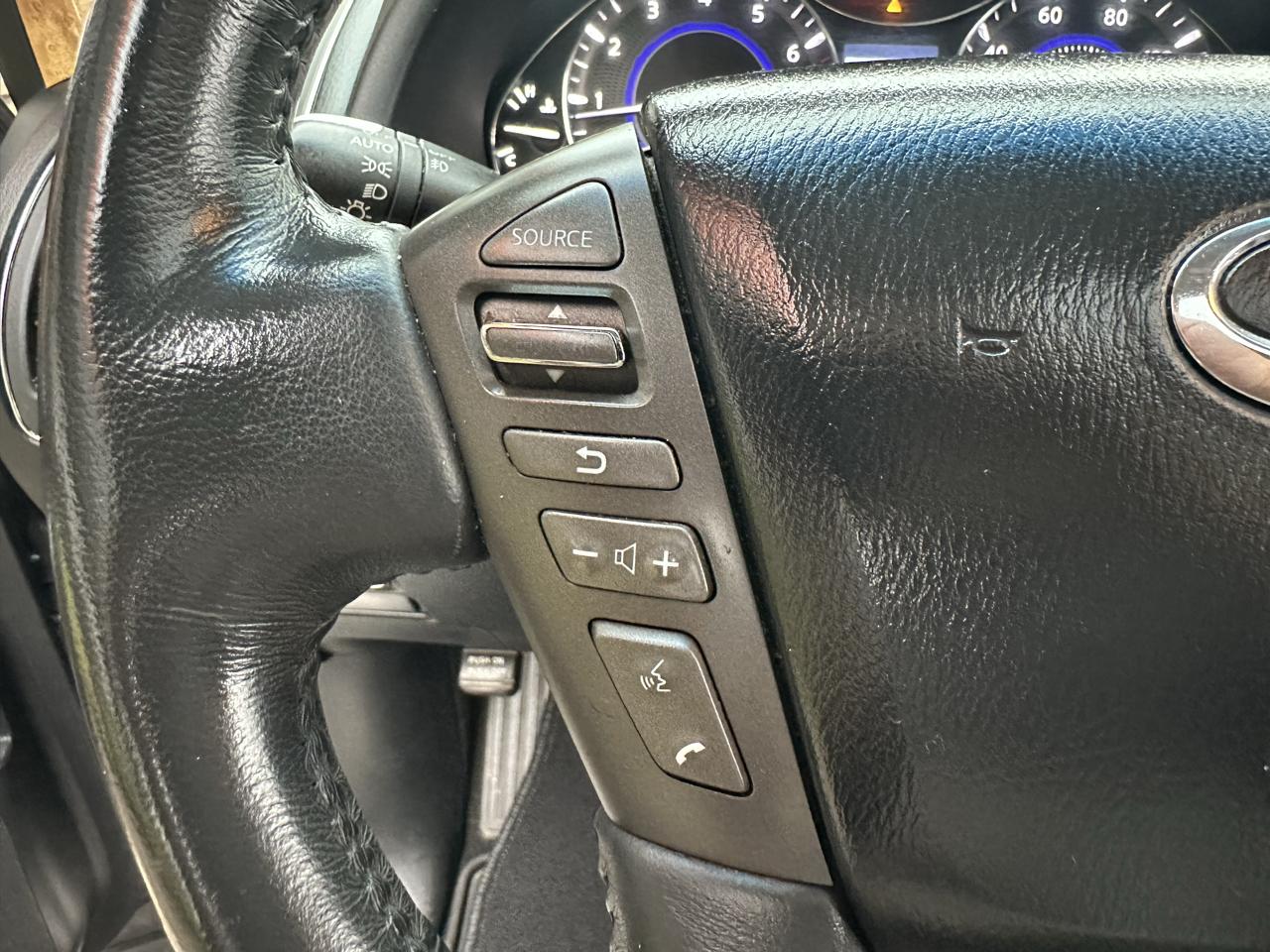 Infiniti QX80 Base 4D SUV RWD 2014