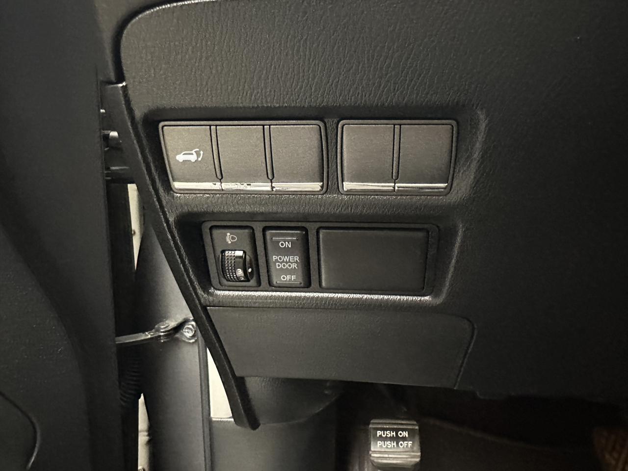 Infiniti QX80 Base 4D SUV RWD 2014