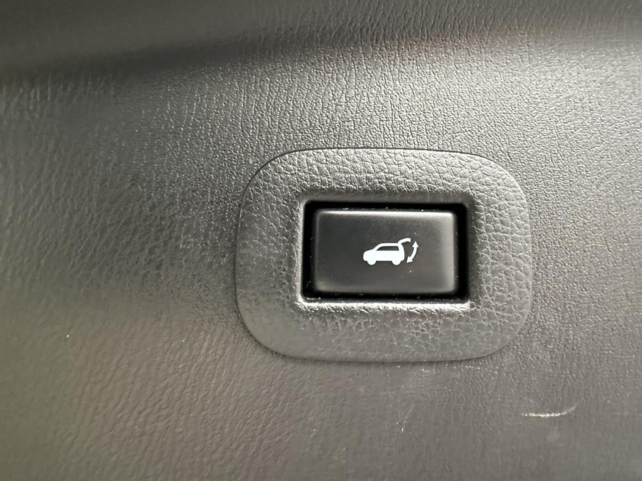 Infiniti QX80 Base 4D SUV RWD 2014