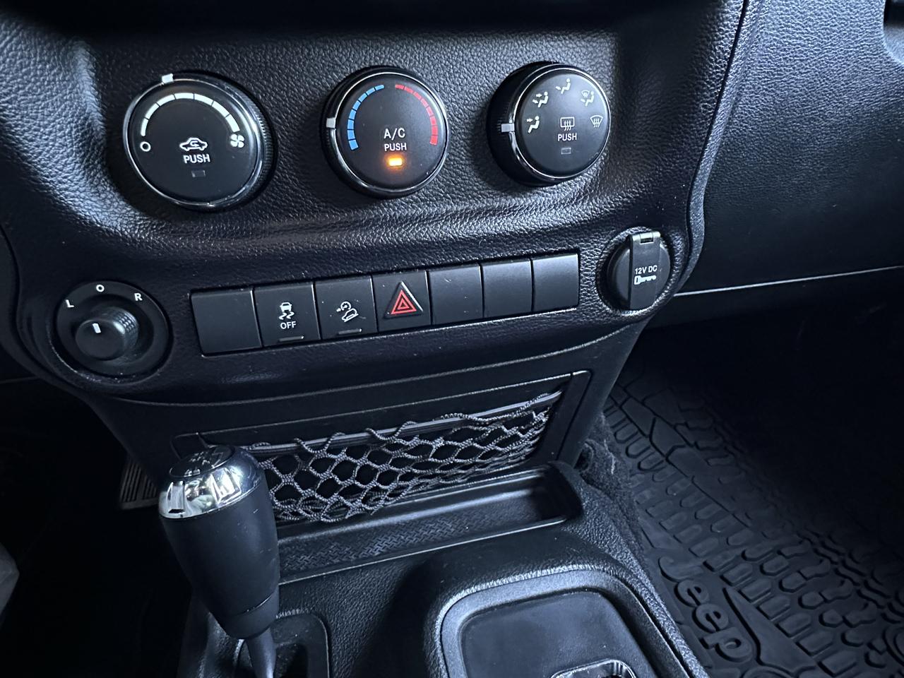 Jeep Wrangler Unlimited 4WD 4dr Sport 2016