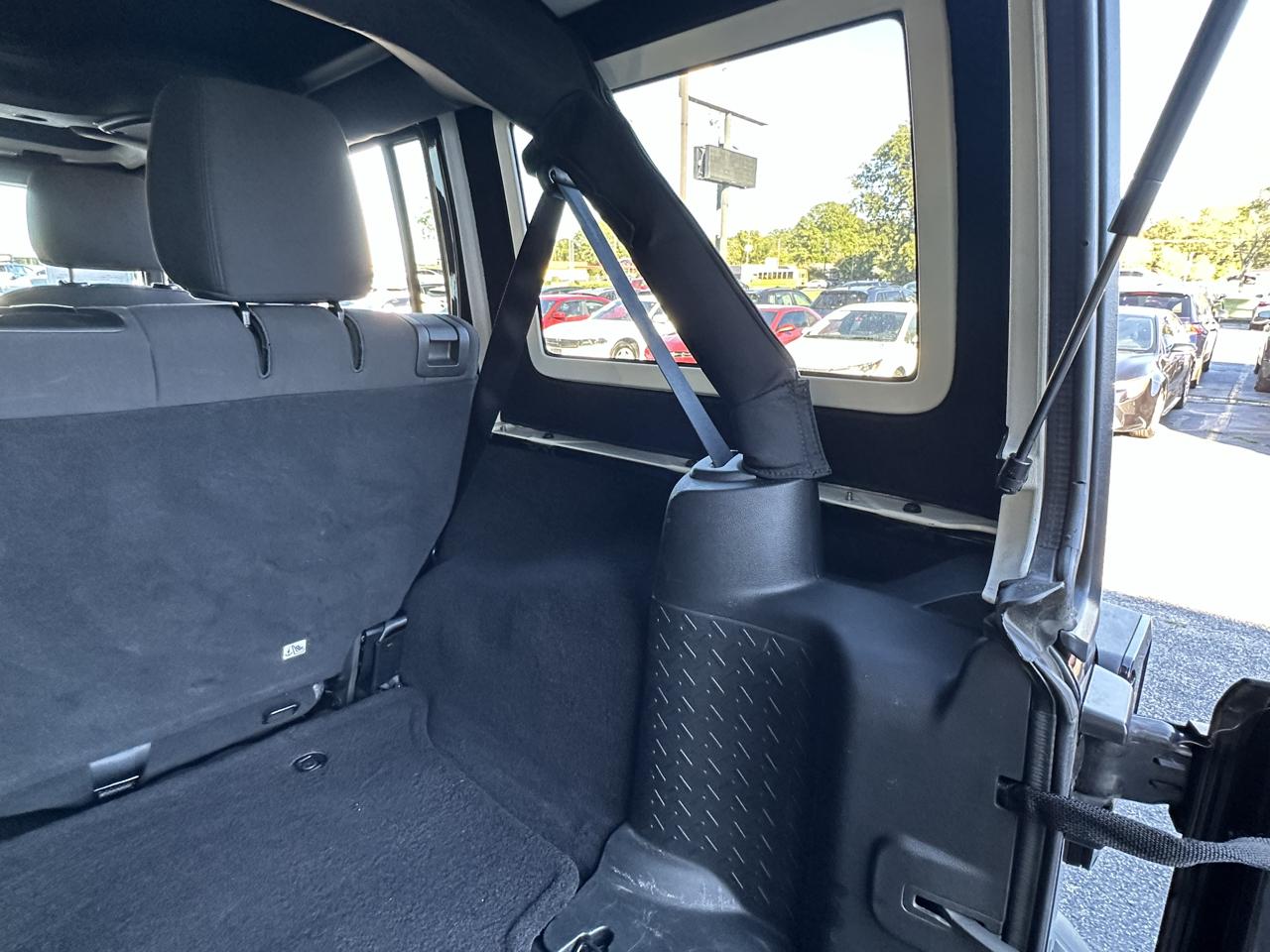 Jeep Wrangler Unlimited 4WD 4dr Sport 2016