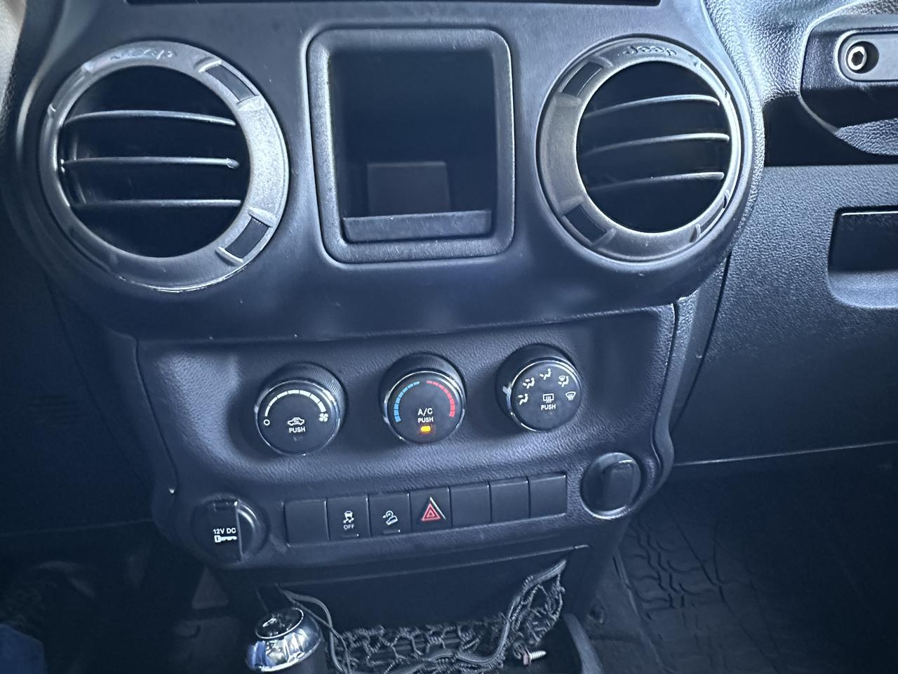 Jeep Wrangler Unlimited 4WD 4dr Willys Wheeler 2014
