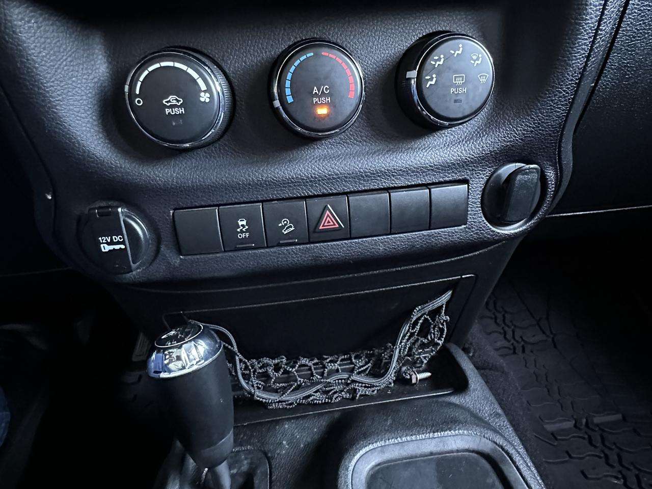 Jeep Wrangler Unlimited 4WD 4dr Willys Wheeler 2014
