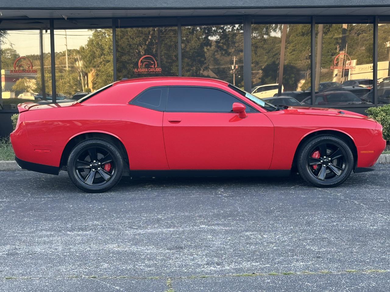 Dodge Challenger SXT RWD 2018