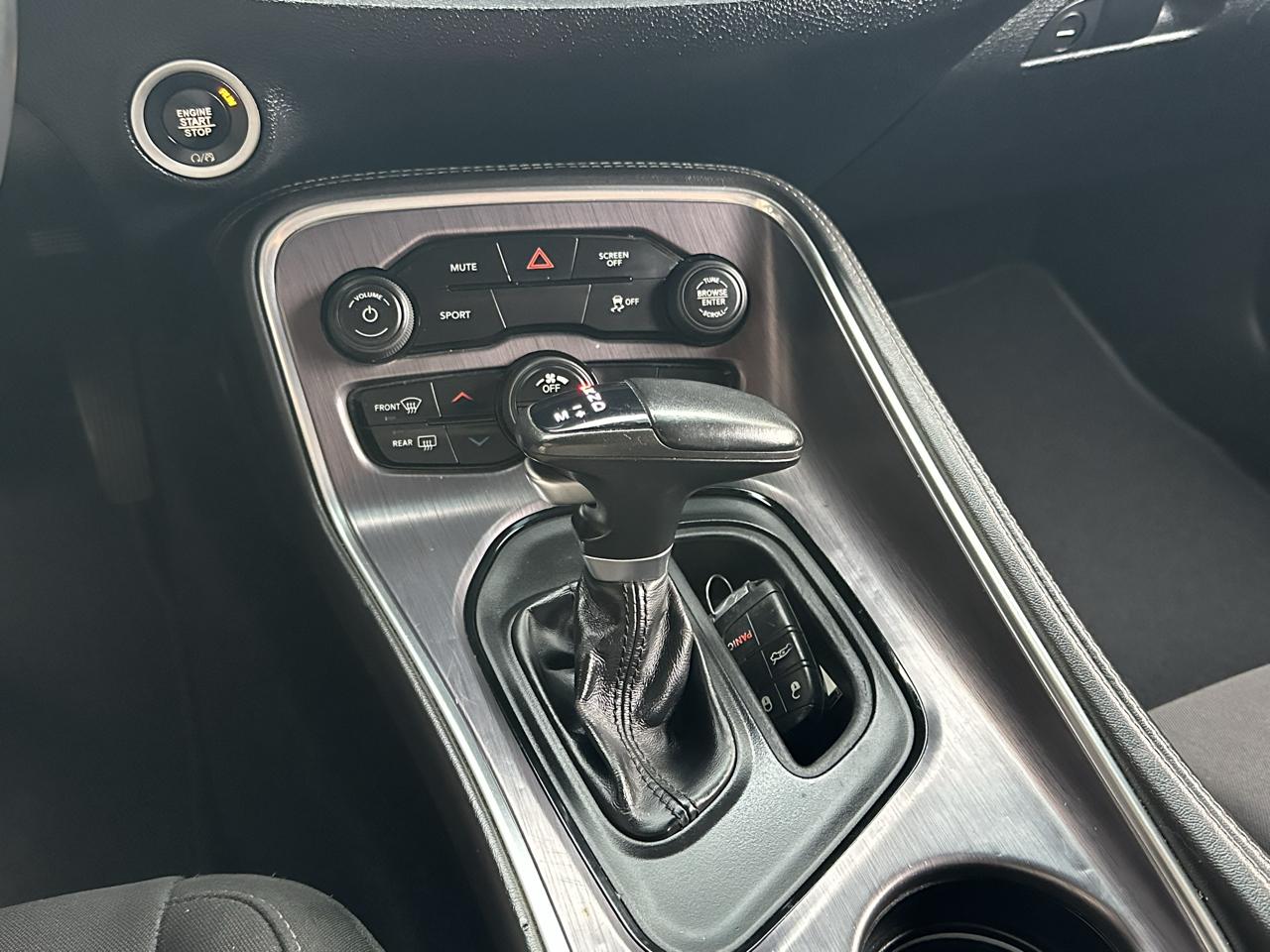 Dodge Challenger SXT RWD 2018