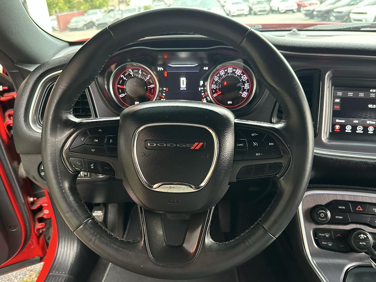 Dodge Challenger SXT RWD 2018